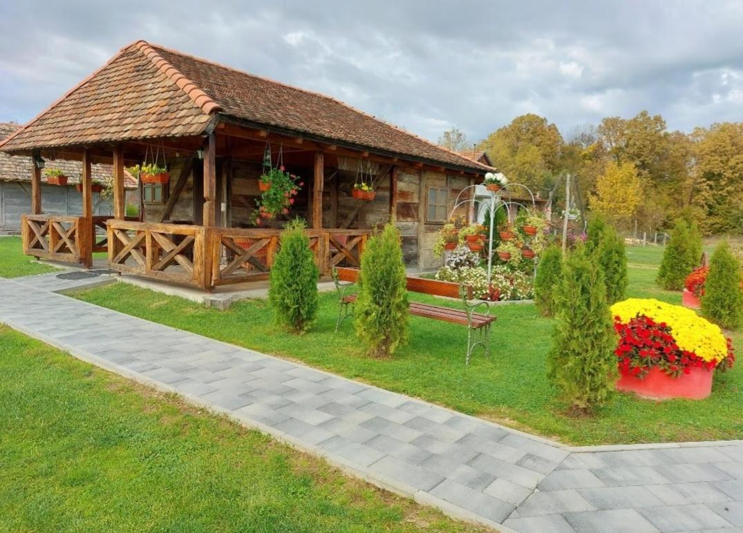 Hotel Etno Selo Eden Zeravacki Potok Zewnętrze zdjęcie