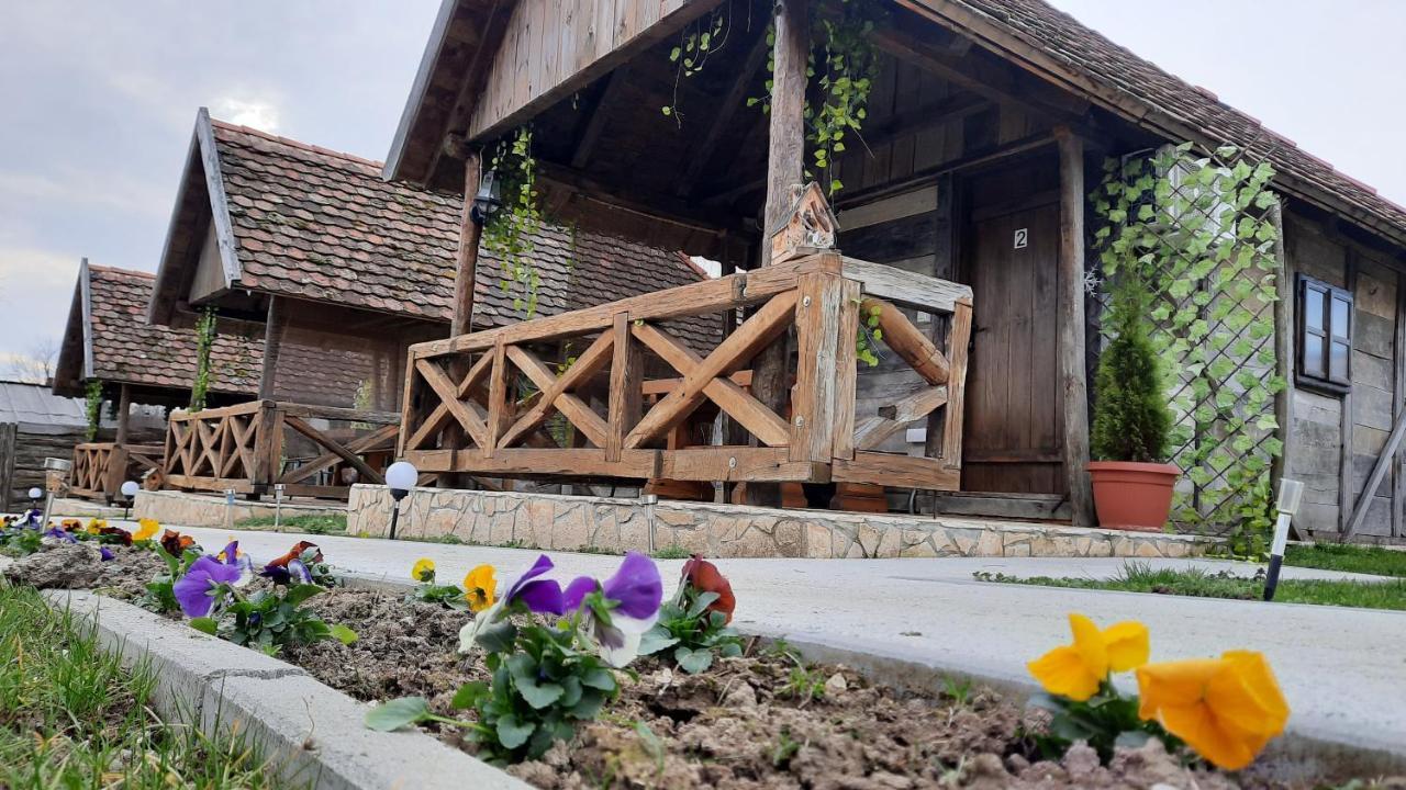 Hotel Etno Selo Eden Zeravacki Potok Zewnętrze zdjęcie